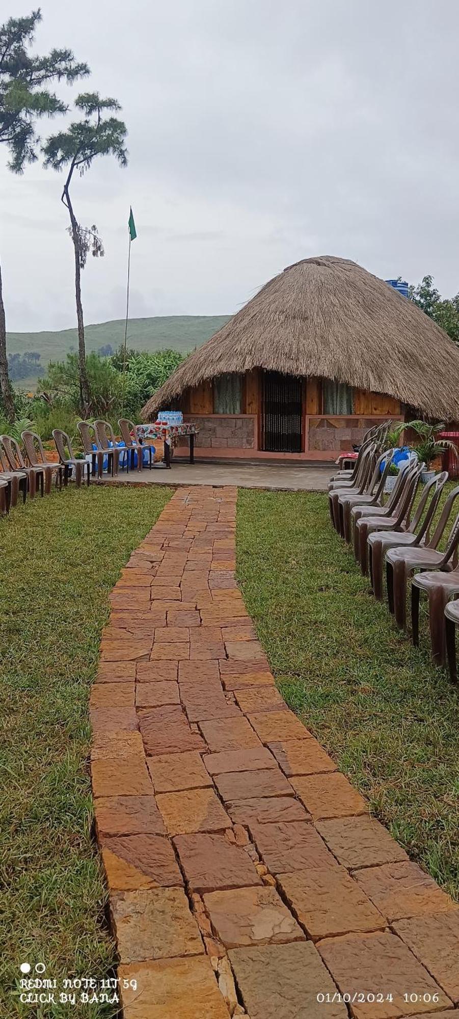 Meikha Homestay Pynursla Esterno foto